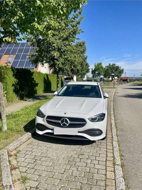 Weiß Gebraucht 2023 Mercedes C180 Kombi | 33.400 € (Fairer Preis) - Bild 1/4