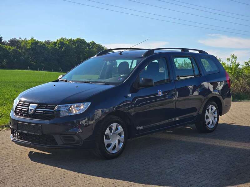 Blau marine Gebraucht 2017 Dacia Logan Essentiel Limousine | 3.490 € (Guter Preis) - Bild 1/4