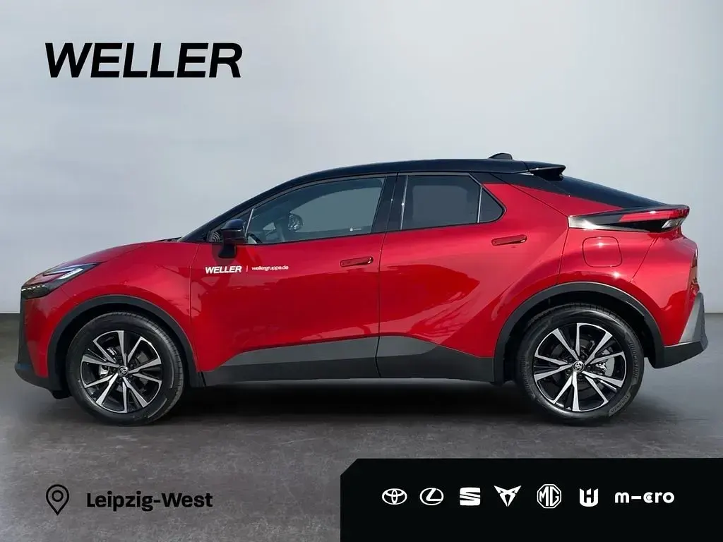 Neu Toyota C-HR 197 PS (144 kW) 2025 3u5)/ black (202) (rot SUV