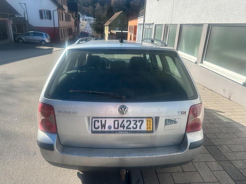 Gebraucht VW Passat 101 PS (74 kW) 2004 Silber Kombi