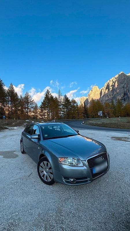 Grau Gebraucht 2005 Audi A4 Kombi | 1.950 € (Superpreis) - Bild 1/4