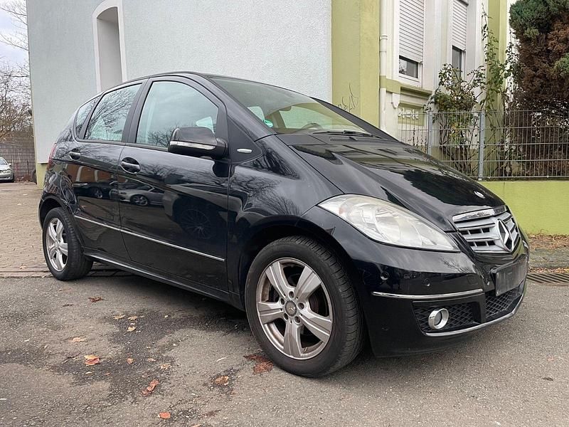 Gebraucht Mercedes A160 95 PS (69 kW) 2010 Schwarz Kleinwagen
