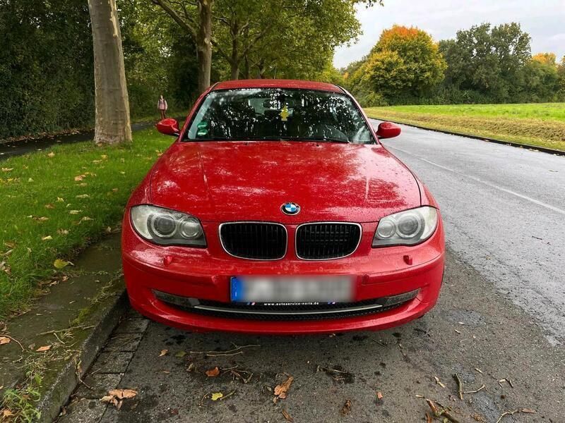 Rot Gebraucht 2009 BMW 118 Kleinwagen | 1.100 € (Superpreis) - Bild 1/4