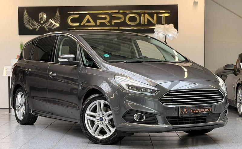 Grau Gebraucht 2015 Ford S-MAX Titanium Van / Kleinbus | 13.199 € (Fairer Preis) - Bild 1/4