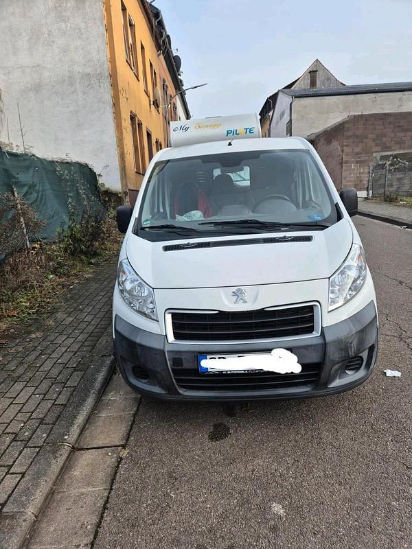 Gebraucht Peugeot Expert 128 PS (94 kW) 2013 Weiß Van