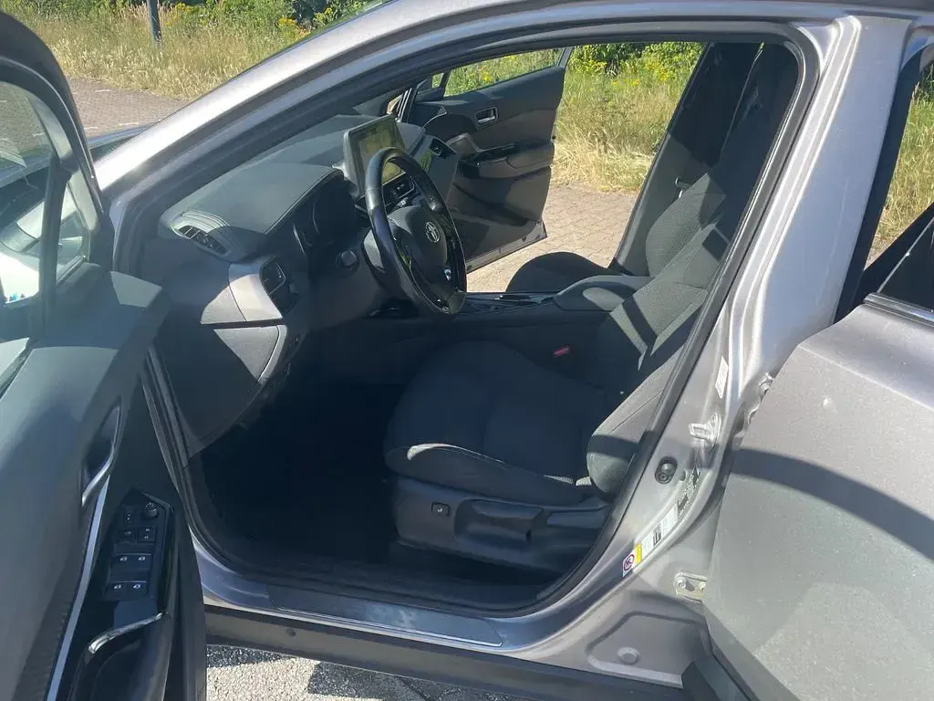 Gebraucht Toyota C-HR Team 122 PS (89 kW) 2019 Silber SUV