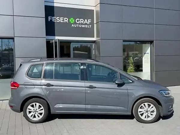 Gebraucht VW Touran 150 PS (110 kW) 2023 Delfingrau metallic Van / Kleinbus
