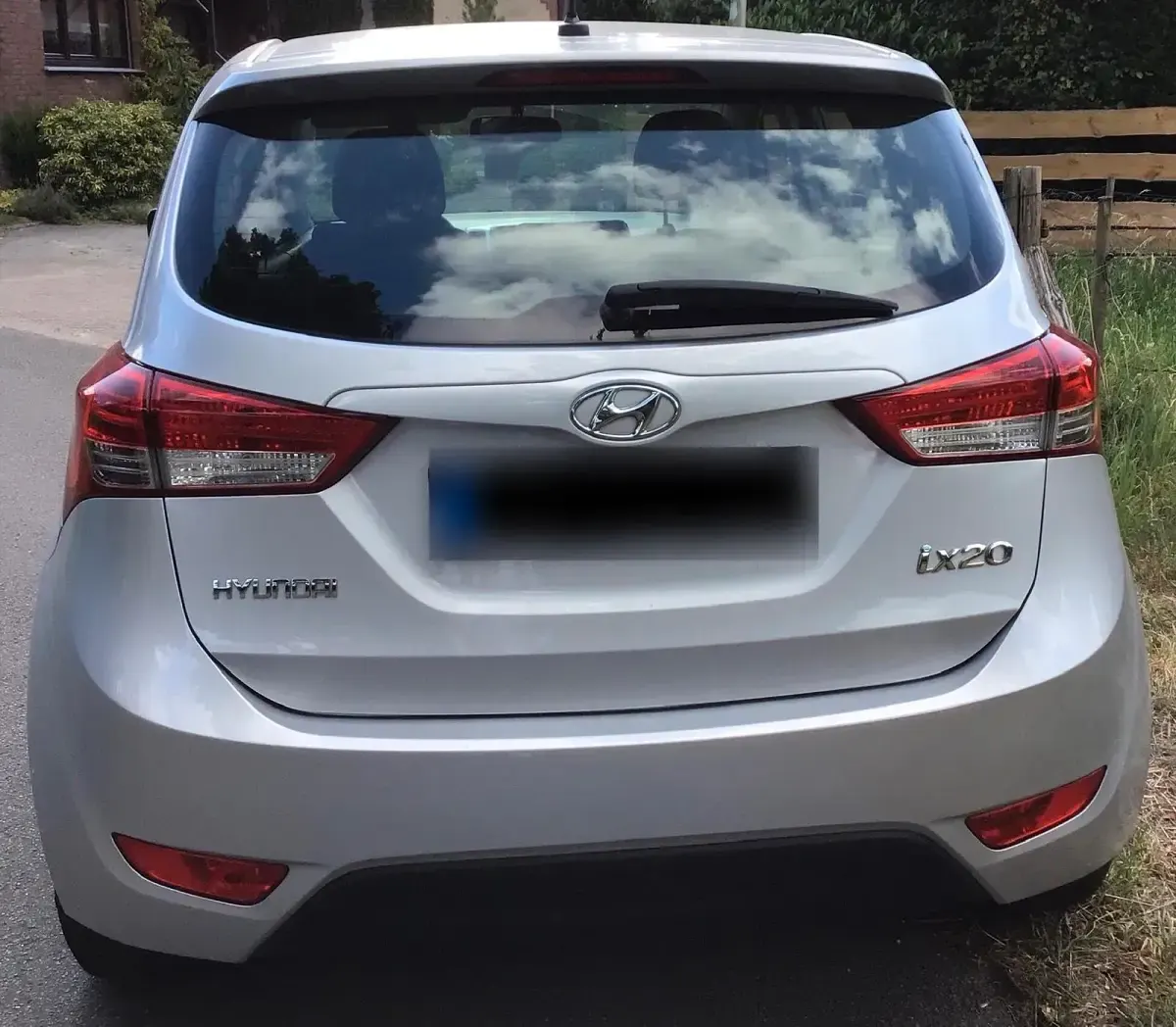 Gebraucht Hyundai ix20 Edition 90 PS (66 kW) 2013 Silber Kleinwagen