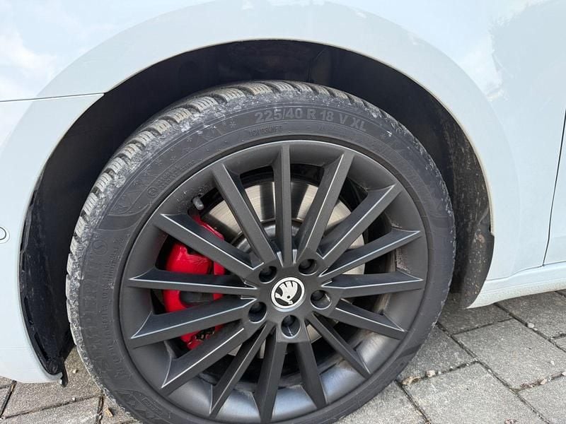 Second-hand Skoda Octavia RS 230 CP (169 kW) 2018 Alb Break