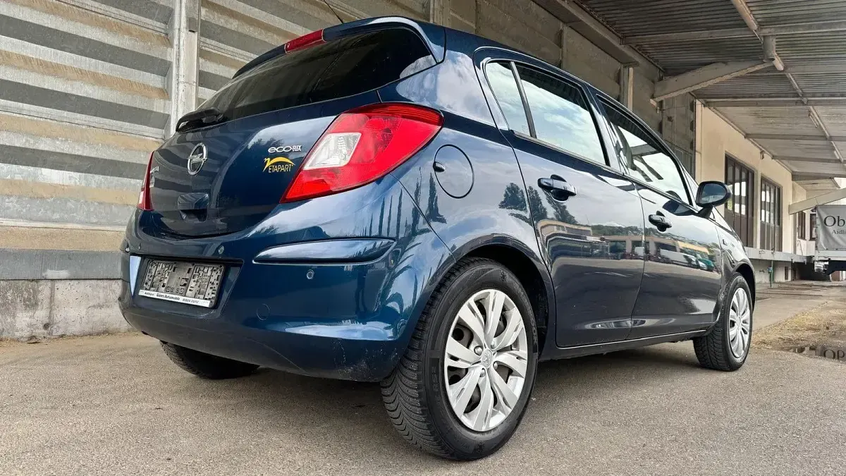 Usado Opel Corsa 90 HP (66 kW) 2014 Azul Citadino