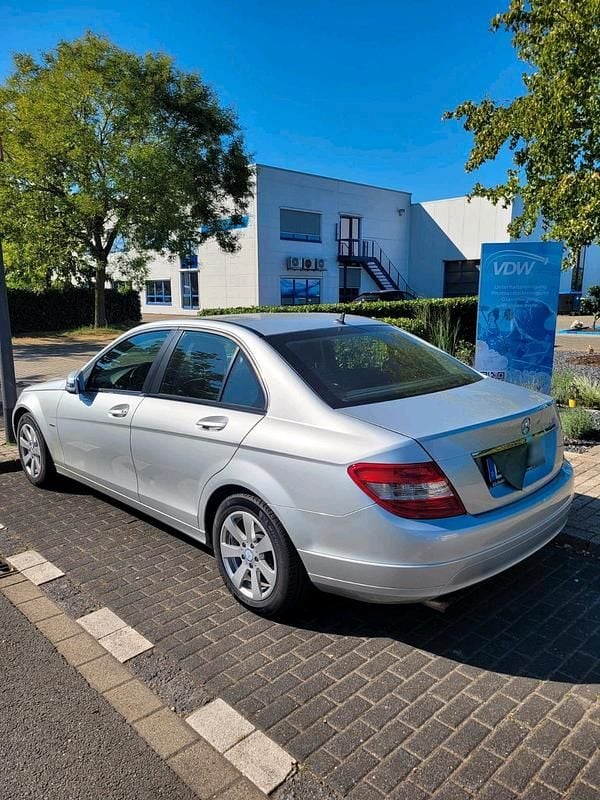 Gebraucht Mercedes C180 150 PS (110 kW) 2010 Silber Limousine