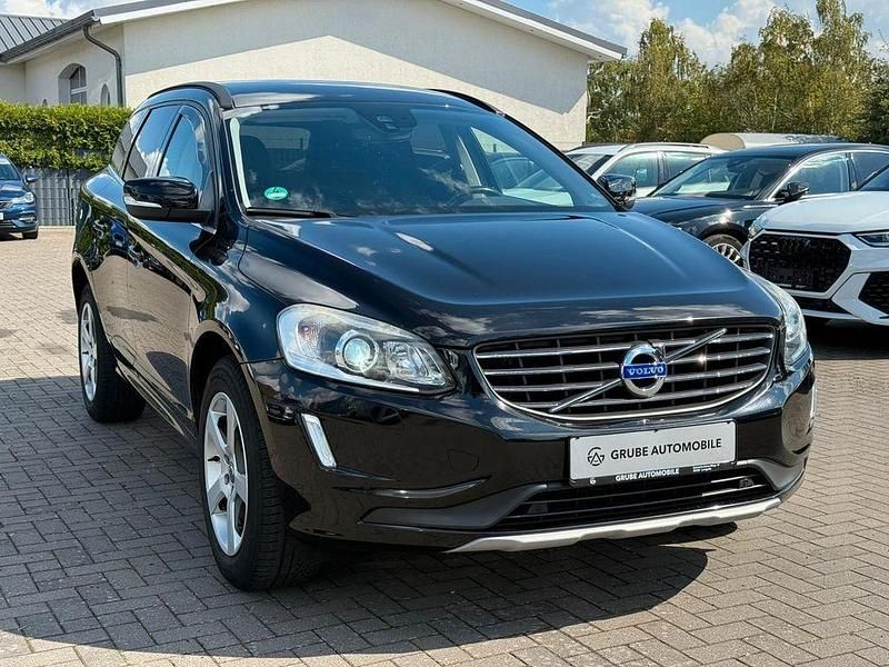 Schwarz Gebraucht 2017 Volvo XC60 Momentum SUV | 17.490 € (Superpreis) - Bild 1/4