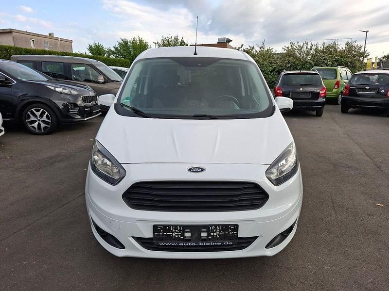 Gebraucht Ford Tourneo Courier Trend 101 PS (74 kW) 2018 Weiß Van / Kleinbus