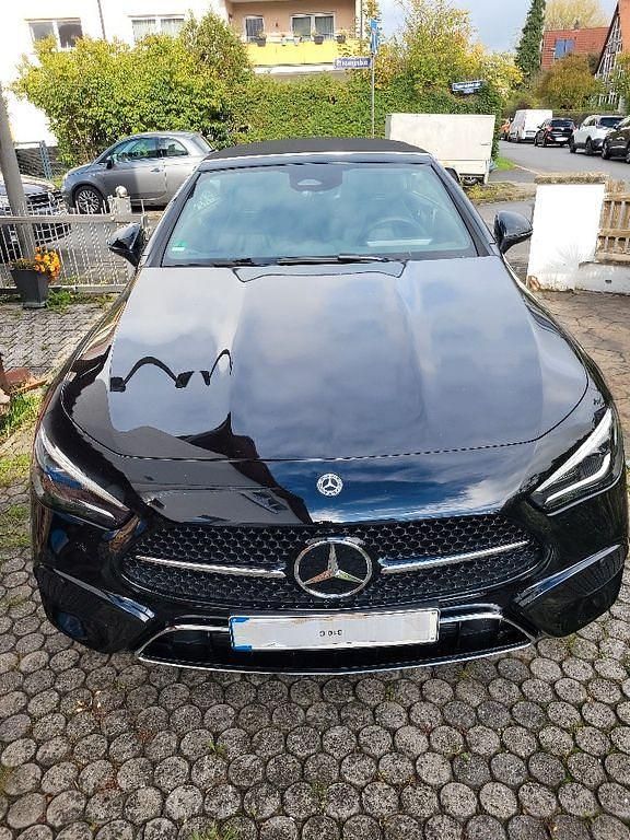 Schwarz Neu 2025 Mercedes CLE200 Cabrio | 52.000 € - Bild 1/4