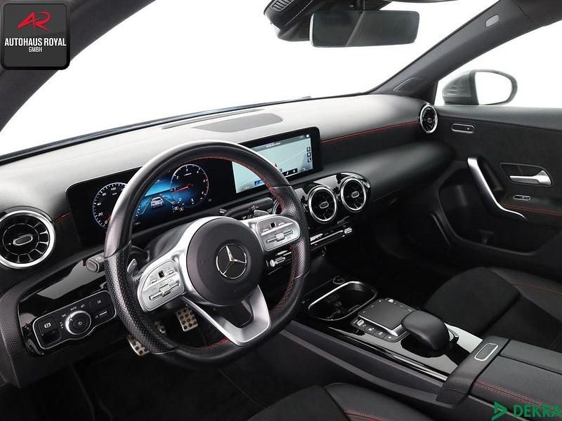 Mountaingrau Gebraucht 2021 Mercedes A200 AMG Limousine | 27.880 € (Fairer Preis) - Bild 1/4