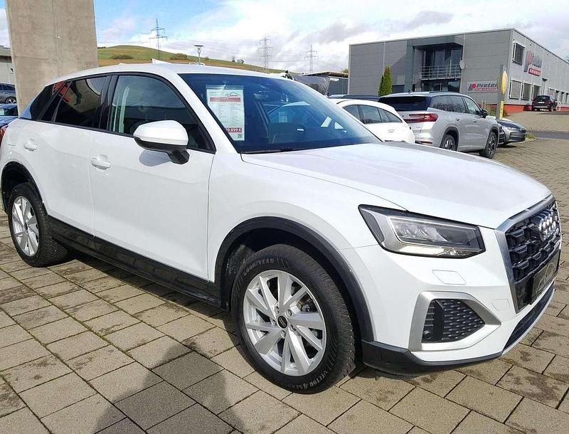 Gebraucht Audi Q2 Advanced 150 PS (110 kW) 2025 Gletscherweiß metallic SUV