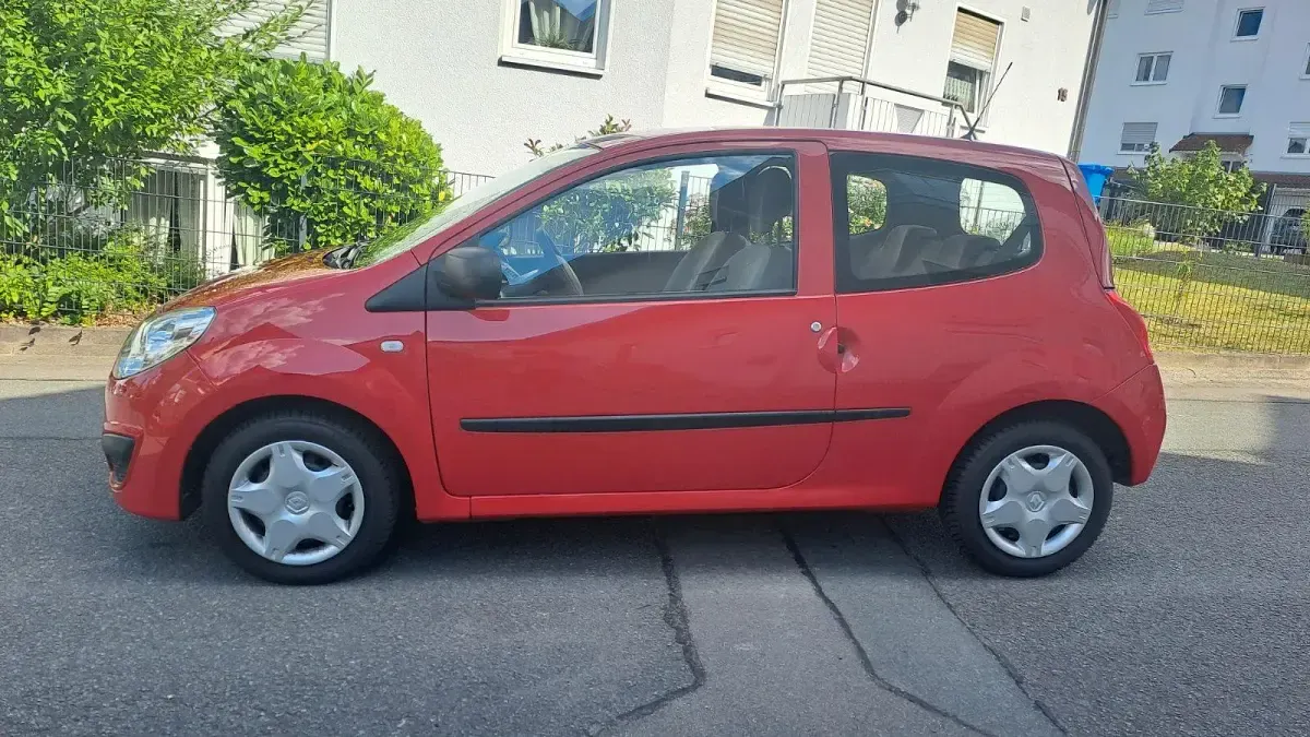 Gebraucht Renault Twingo 58 PS (42 kW) 2011 Rot Kleinwagen