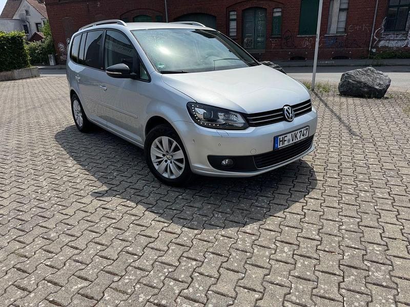 Silber Gebraucht 2012 VW Touran Match Van / Kleinbus | 5.200 € (Fairer Preis) - Bild 1/4