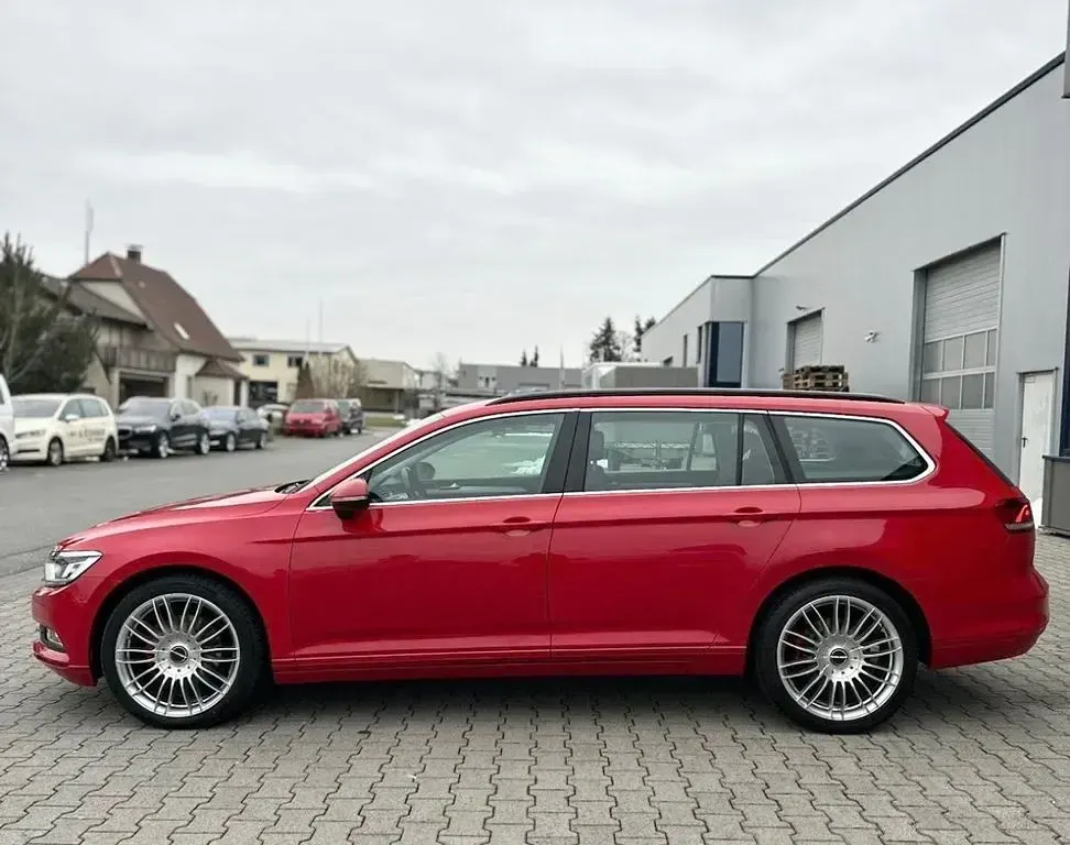 Gebraucht VW Passat Comfortline 120 PS (88 kW) 2019 Rot Kombi