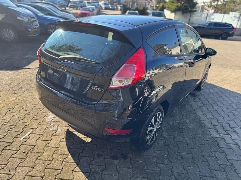 Gebraucht Ford Fiesta Ambiente 60 PS (44 kW) 2013 Schwarz Kleinwagen