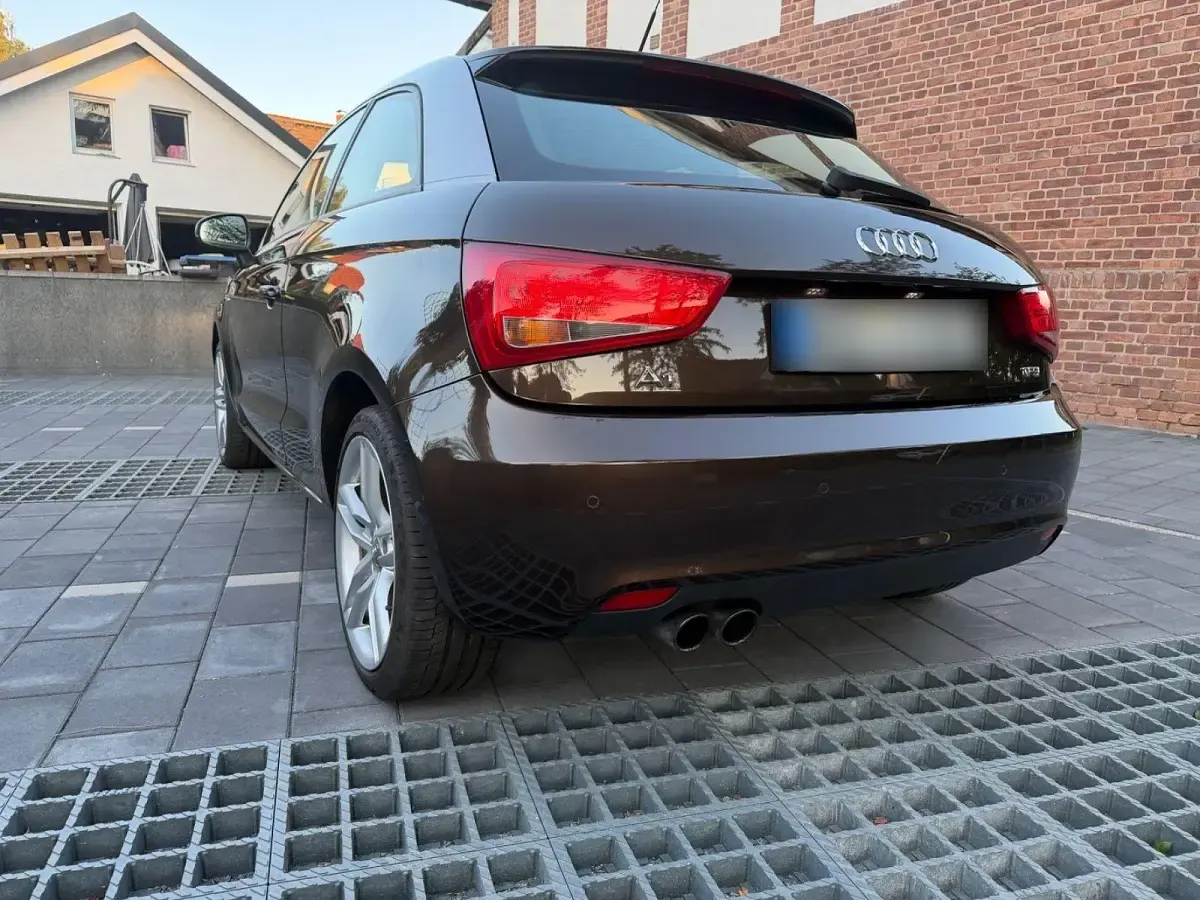 Gebraucht Audi A1 S-Line 122 PS (89 kW) 2012 Braun Kleinwagen