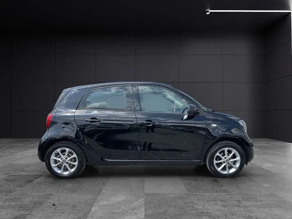 Gebraucht Smart ForFour Electric Drive Prime 60 kW (82 PS) 2020 Schwarz Limousine