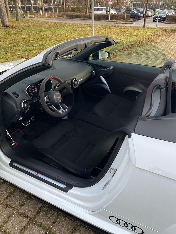 Gebraucht Audi TT S-Line 245 PS (180 kW) 2024 Weiß Cabrio