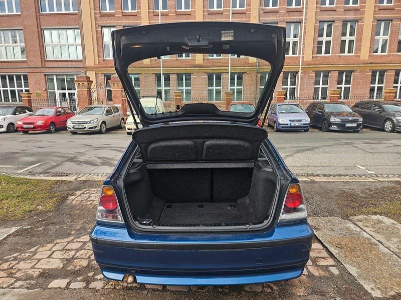 Second-hand BMW 320 150 CP (110 kW) 2002 Albastru Berlinǎ