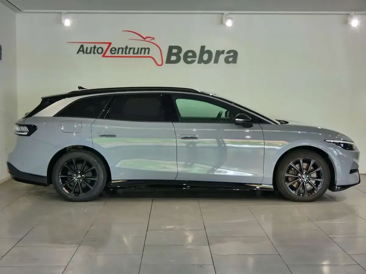 Gebraucht VW ID.7 Pro 210 kW (286 PS) 2024 Mondsteingrau Kombi