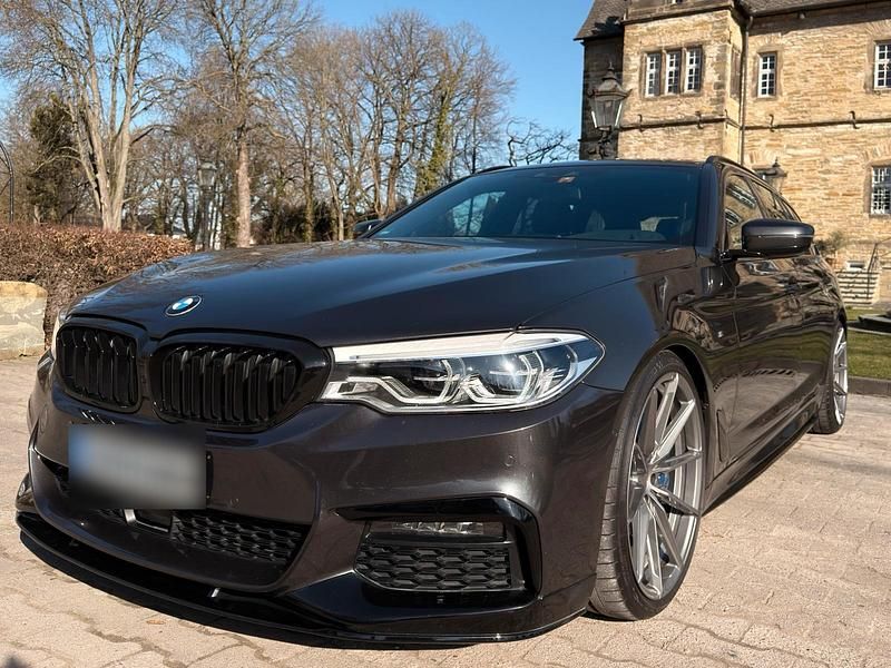 Gebraucht BMW 540 Shadowline 320 PS (235 kW) 2020 Grau Kombi