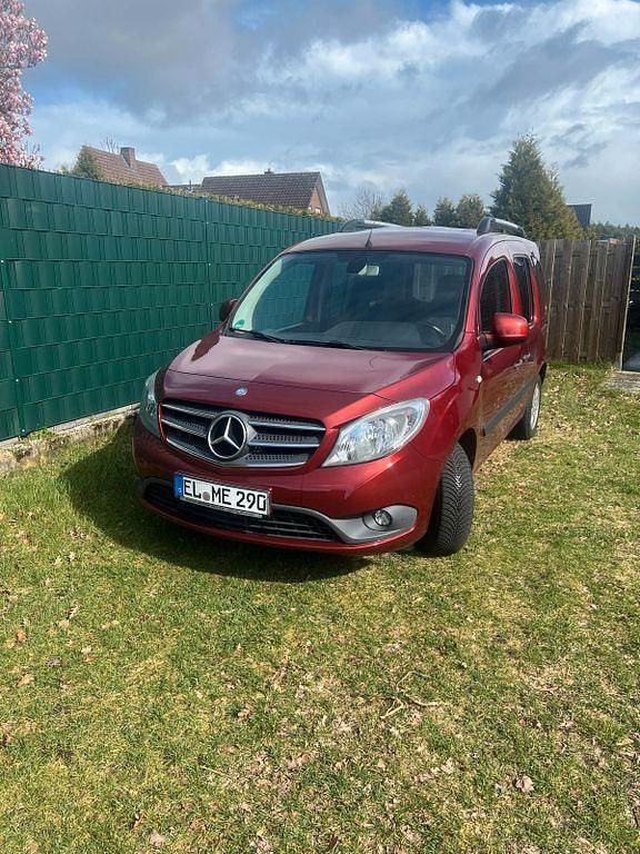 Gebraucht Mercedes Citan 111 110 PS (80 kW) 2015 Rot Van / Kleinbus
