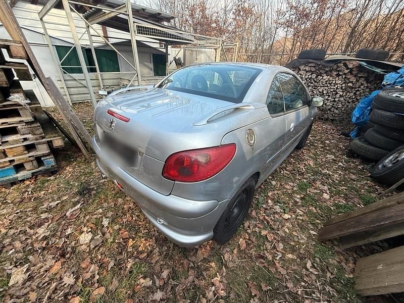 Gebraucht Peugeot 206 CC 116 PS (85 kW) 2006 Silber Cabrio
