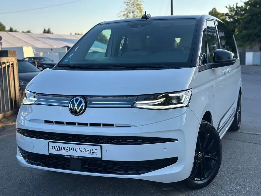 Gebraucht VW Multivan Edition 150 PS (110 kW) 2024 Weiß Van / Kleinbus