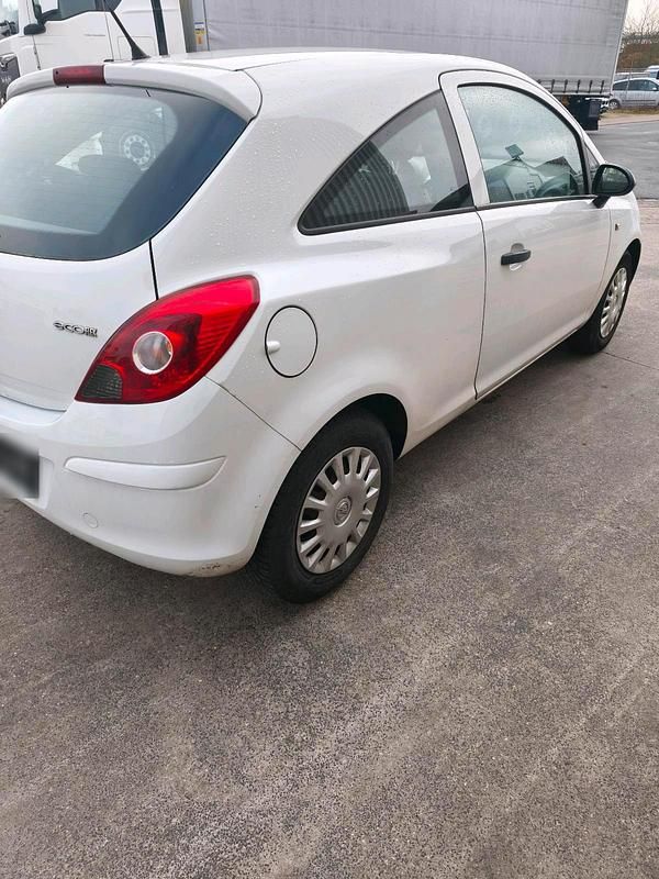 Gebraucht Opel Corsa 70 PS (51 kW) 2012 Weiß Kleinwagen