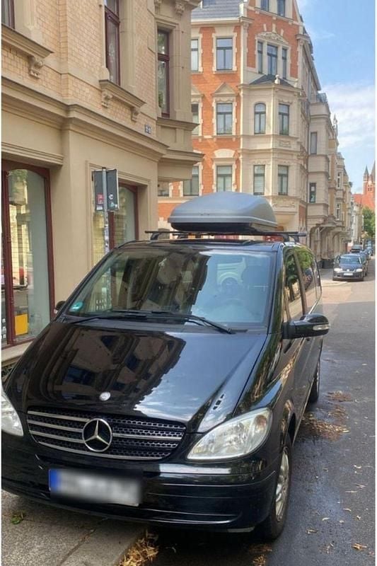 Schwarz Gebraucht 2007 Mercedes Viano Van / Kleinbus | 11.500 € (Teuer) - Bild 1/4