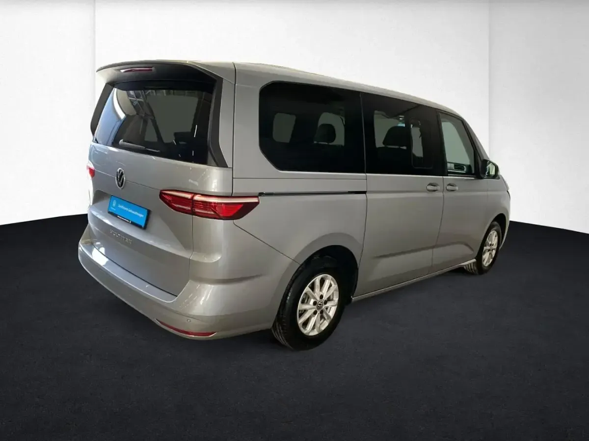 Second-hand VW Multivan Life 150 CP (110 kW) 2025 Monovolum