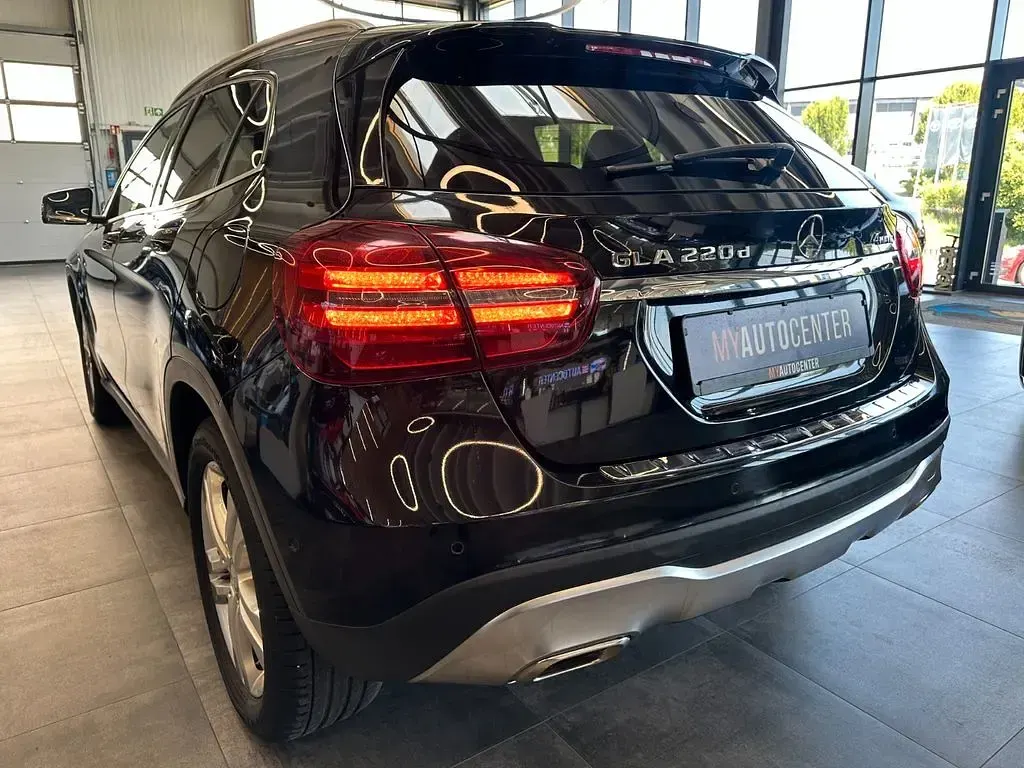 Gebraucht Mercedes GLA220 177 PS (130 kW) 2018 Schwarz SUV