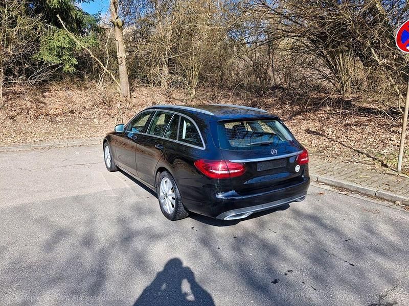 Gebraucht Mercedes C180 156 PS (114 kW) 2019 Schwarz Kombi
