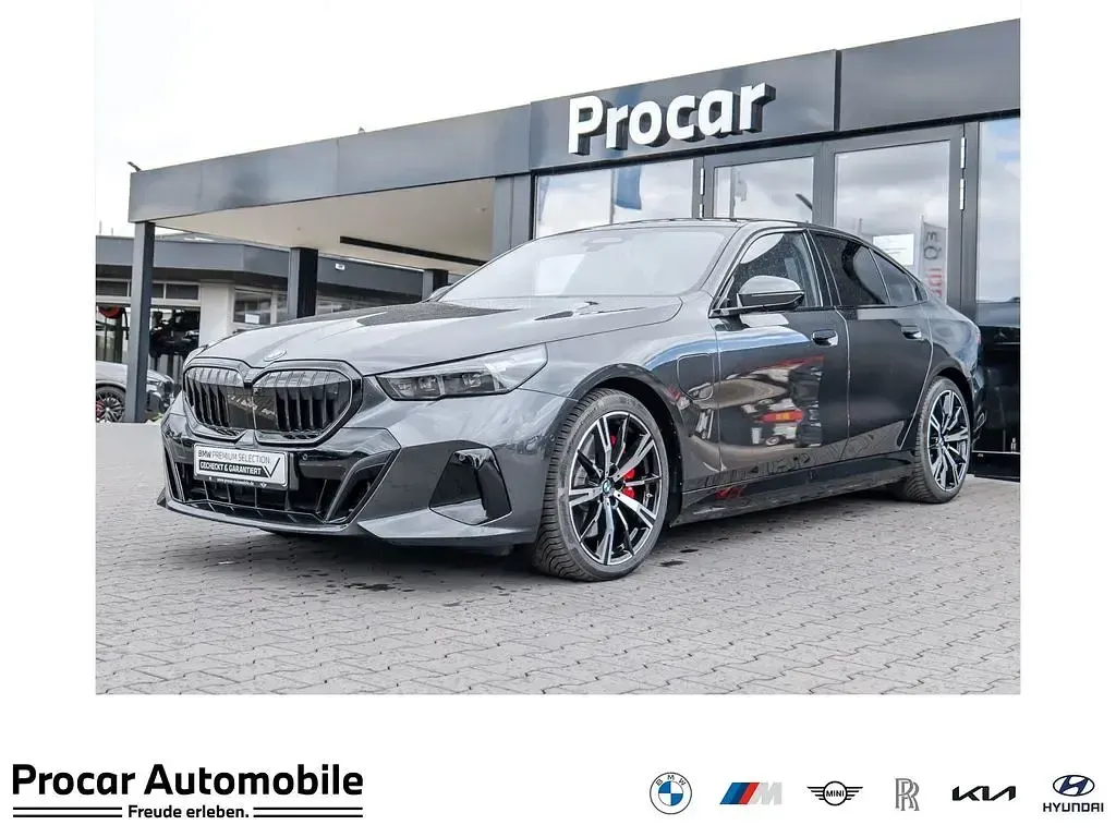 Gebraucht BMW 550e M Sport 313 PS (230 kW) 2025 Limousine