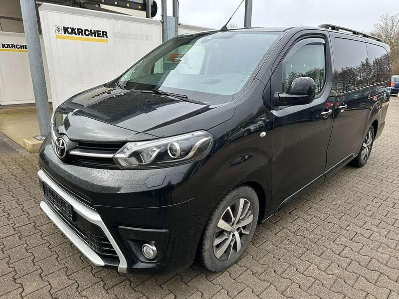 Gebraucht Toyota Proace Executive 177 PS (130 kW) 2018 Schwarz Van / Kleinbus