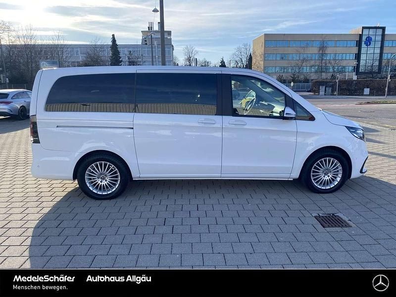 Gebraucht Mercedes EQV300 150 kW (204 PS) 2024 Weiß Van / Kleinbus