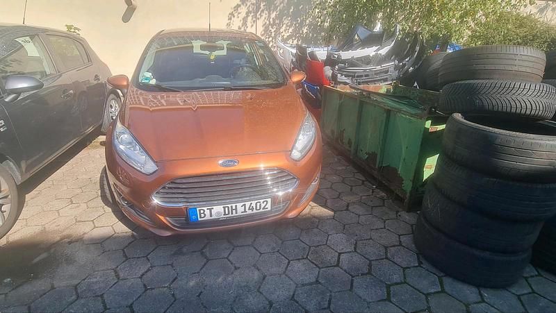 Gold Gebraucht 2013 Ford Fiesta Kleinwagen | 1.190 € (Guter Preis) - Bild 1/4
