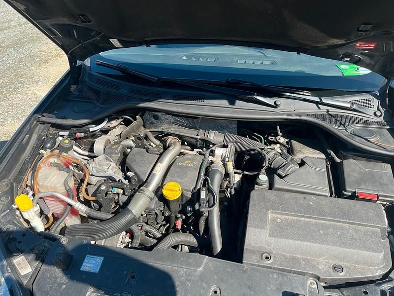 Gebraucht Renault Laguna III 110 PS (80 kW) 2010 Schwarz Limousine