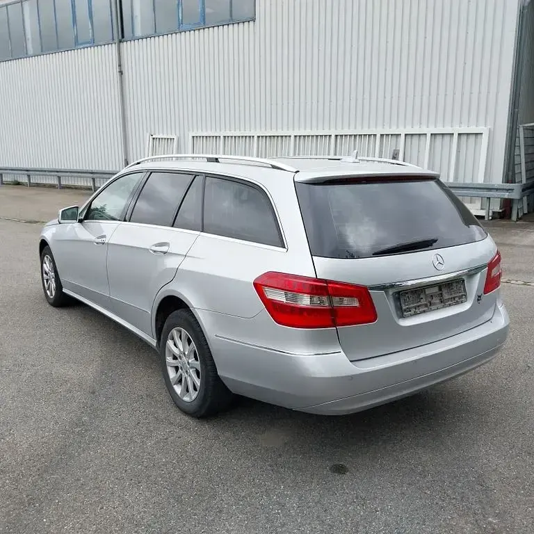 Gebraucht Mercedes E220 170 PS (125 kW) 2011 Silber Kombi