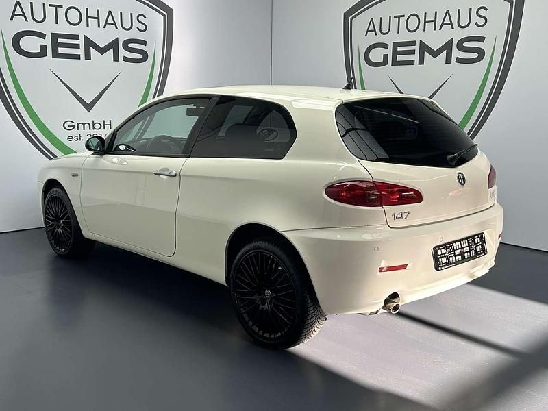 Second-hand Alfa Romeo 147 Impression 105 CP (77 kW) 2007 Alb Hatchback