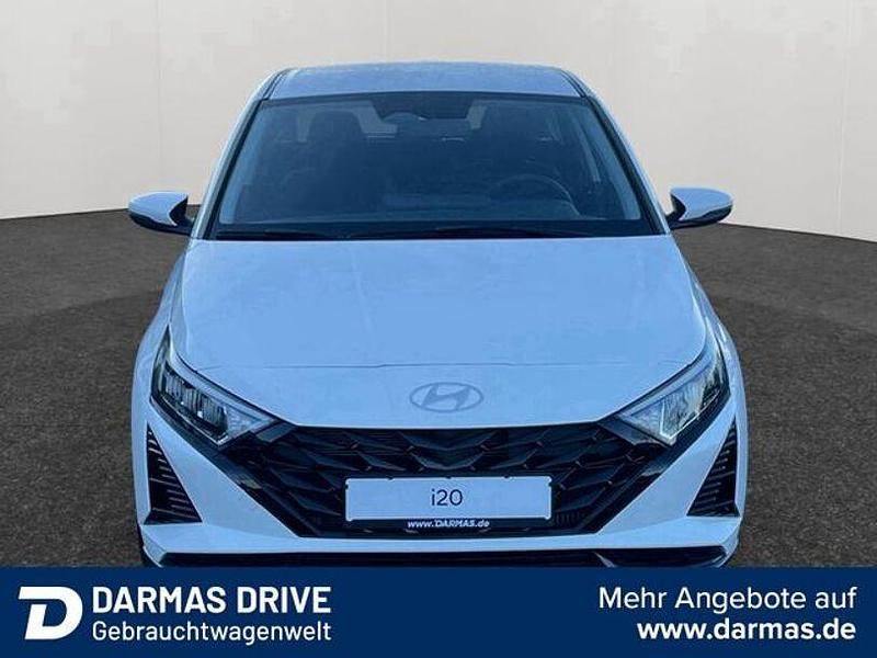 Gebraucht Hyundai i20 Trend 101 PS (74 kW) 2025 Weiß Limousine