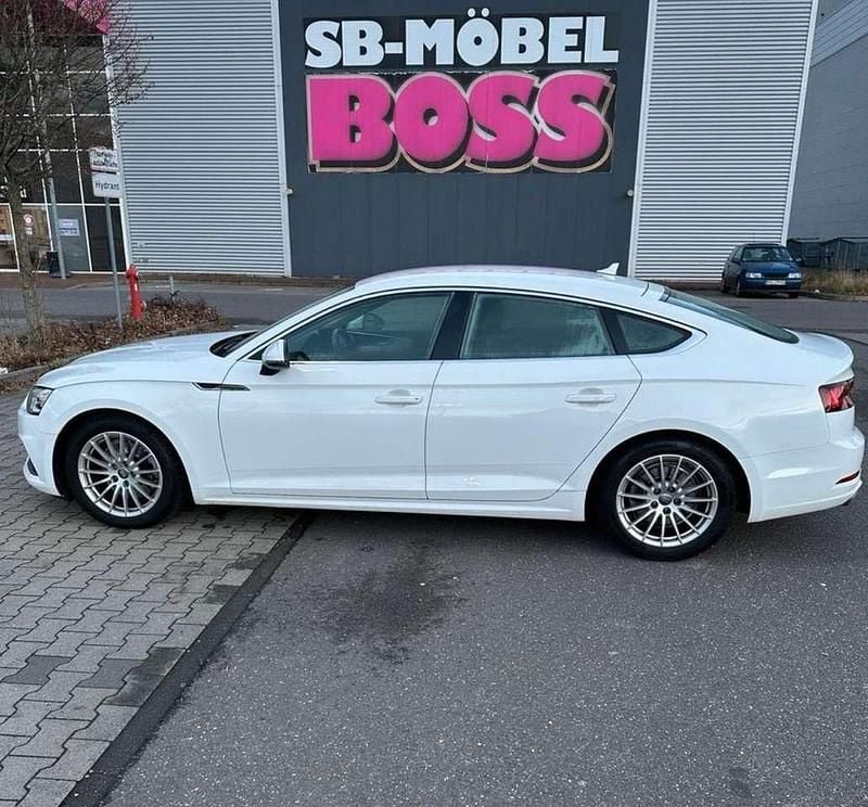 Weiß Gebraucht 2018 Audi A5 Design Coupé | 17.500 € (Superpreis) - Bild 1/4