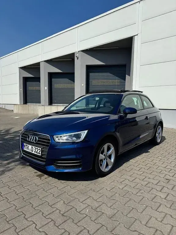 Gebraucht Audi A1 90 PS (66 kW) 2016 Blau Kleinwagen
