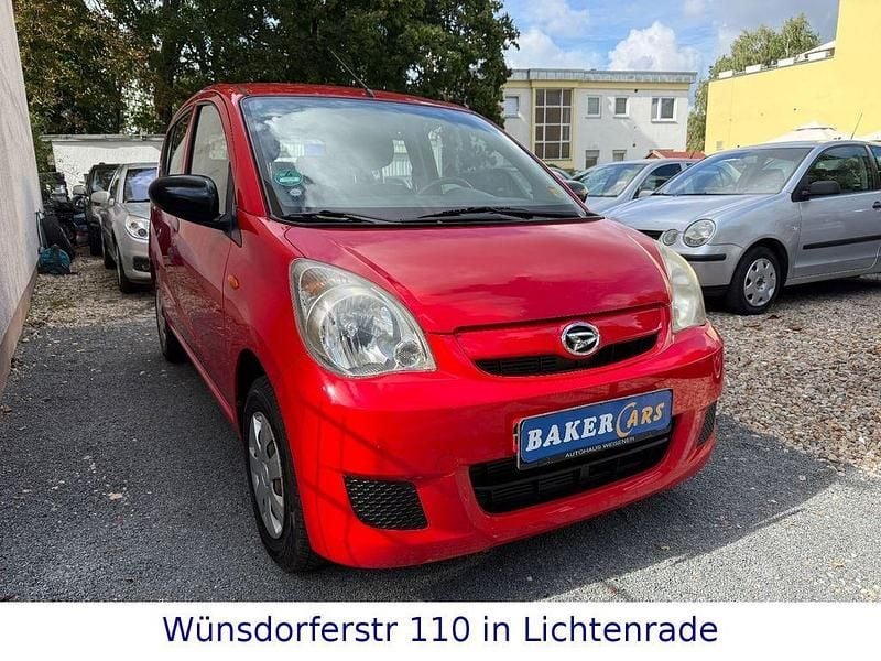 Gebraucht Daihatsu Cuore Plus 58 PS (42 kW) 2010 Rot Kleinwagen