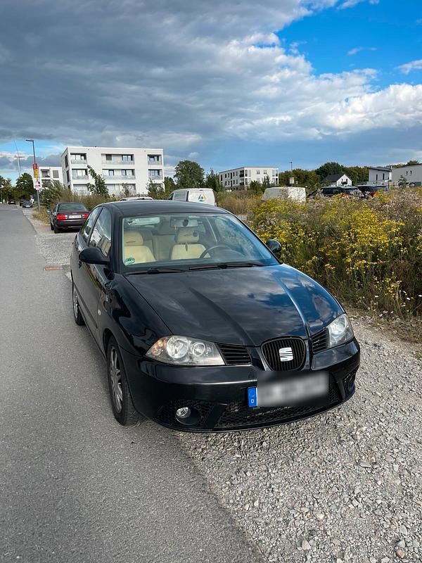 Schwarz Gebraucht 2005 Seat Ibiza Kleinwagen | 999 € (Fairer Preis) - Bild 1/4